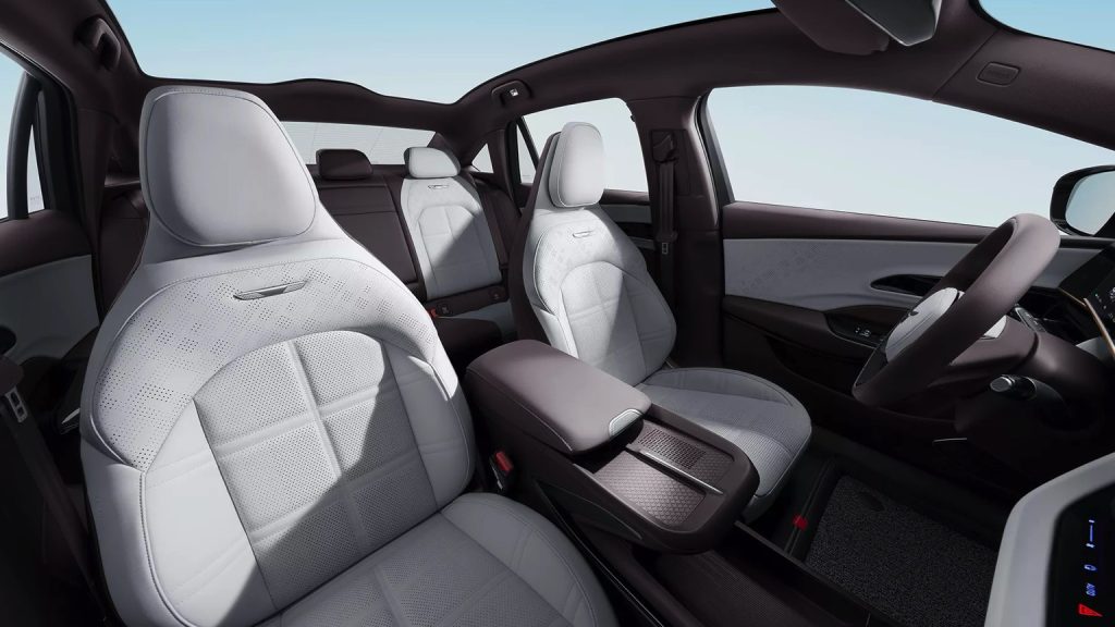 Hongqi  111 kWh Long Range