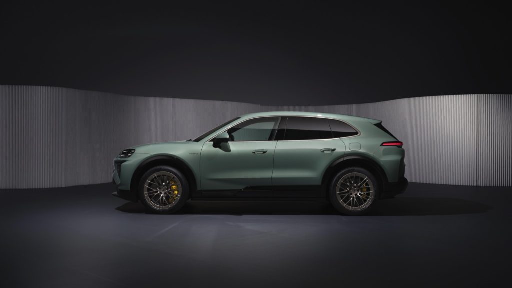  Cayenne Turbo Electric