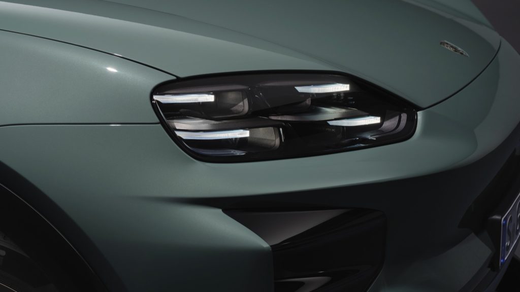  Cayenne Turbo Electric