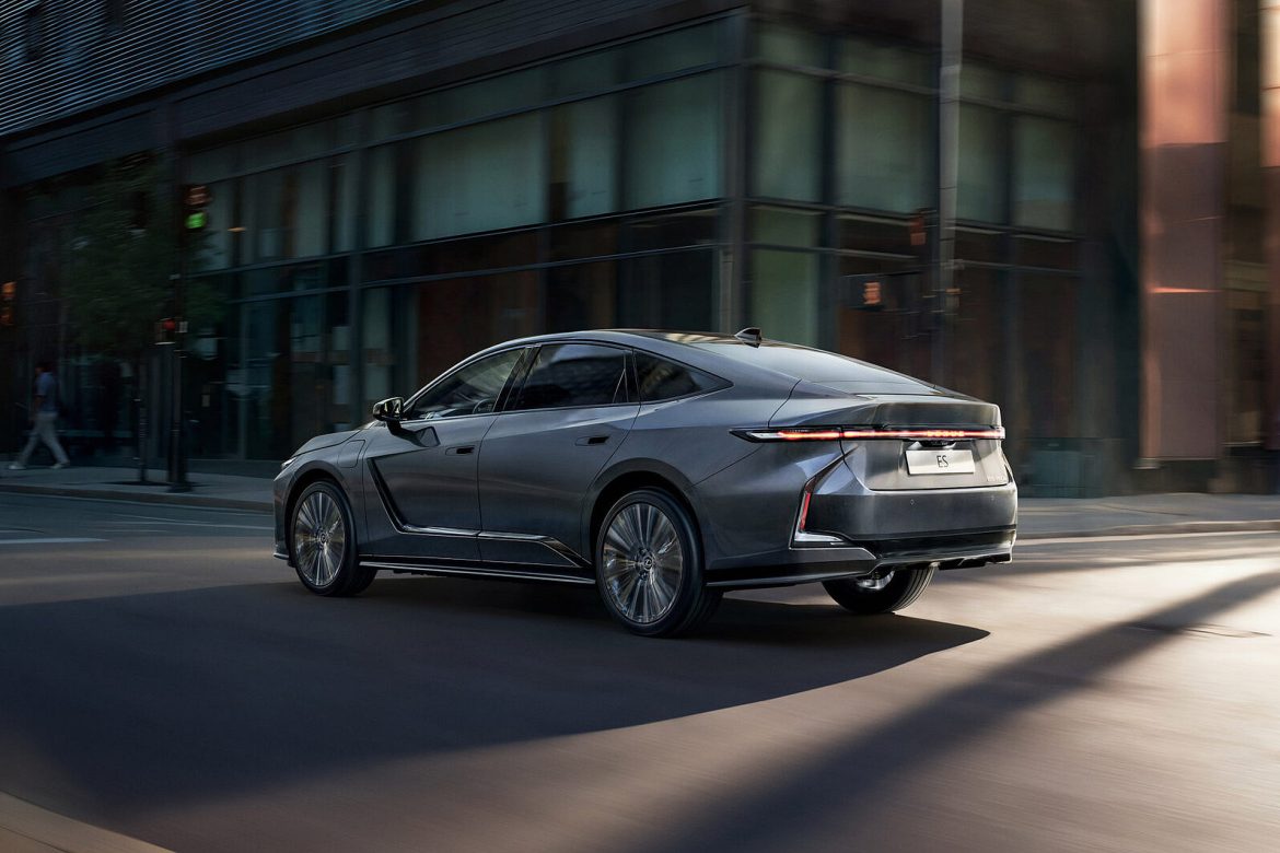 Lexus ES (EV) onthuld, komt in 2026 naar Nederland