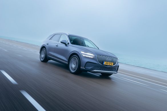 Genesis Electrified GV70
