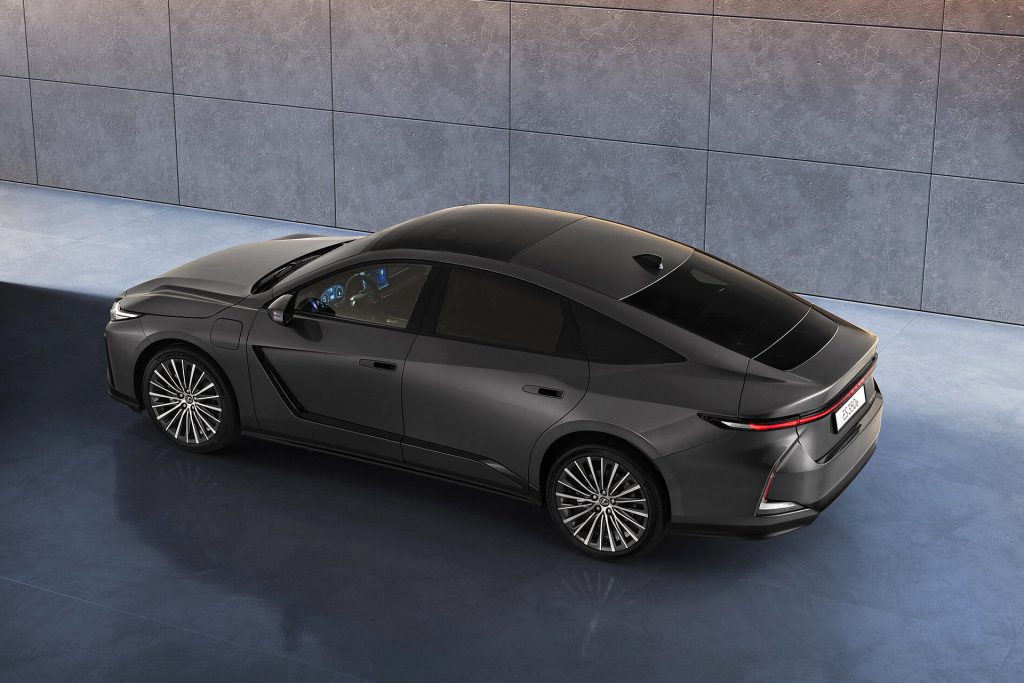 Lexus ES als hybride of volledig elektrisch