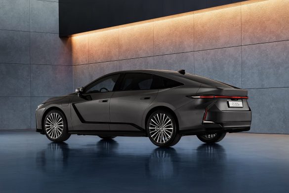 Lexus ES als hybride of volledig elektrisch