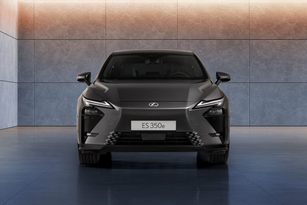 Lexus ES als hybride of volledig elektrisch