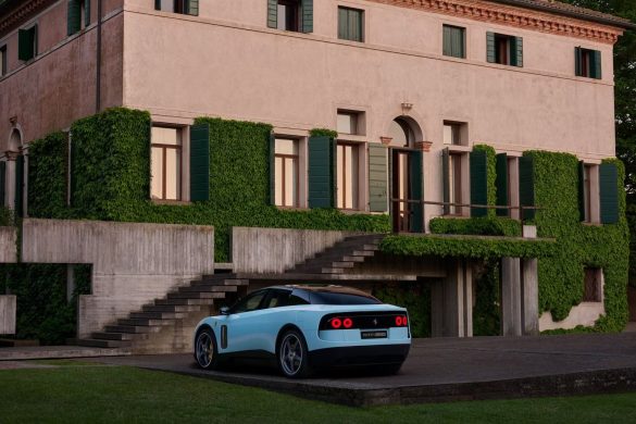 ferrari-luce-3 De elektrische Ferrari Luce is onthuld. Ferrari’s eerste EV krijgt vier motoren, 122 kWh accu, tot 350 kW snelladen en circa 530 km actieradius.
