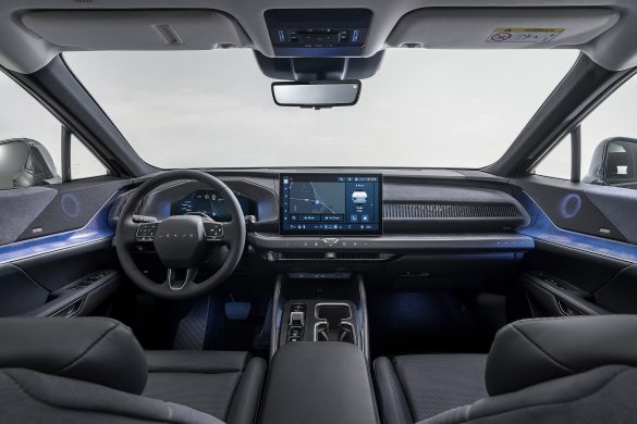 De Lexus TZ is een nieuwe elektrische SUV met zes zitplaatsen, 95,82 kWh accu, tot 530 km WLTP en levering in Nederland vanaf begin 2027.