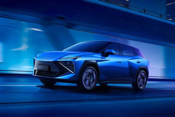 De Omoda 4 - een compacte SUV - komt in 2027 naar Nederland met elektrische aandrijving en een accu tot 67 kWh.