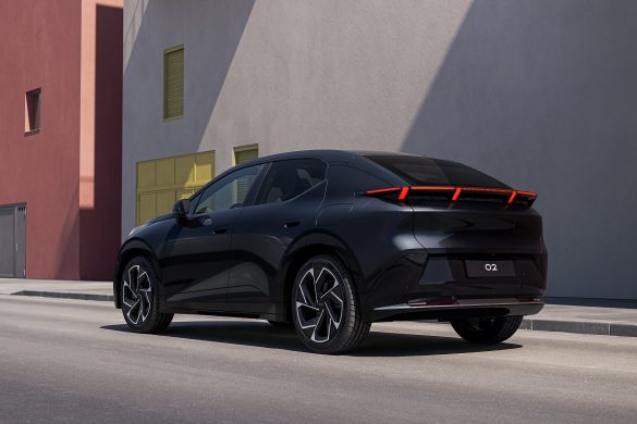lynk-co-02-2027-2 De Lynk & Co 02 krijgt voor modeljaar 2027 nieuw infotainment, ander interieur en behoudt de bekende techniek.