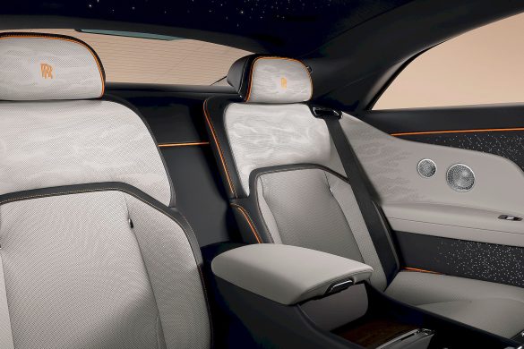 Rolls-Royce Spectre Series II krijgt tot 628 km WLTP en 680 pk, maar prijs, levering en nieuwe laadpiek zijn nog niet bekend.