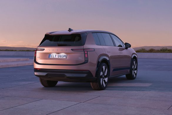 skoda-peaq-ext-2 De Škoda Peaq is onthuld en nu te bestellen vanaf € 49.990. De elektrische SUV biedt plaats aan zeven personen en haalt tot 646 kilometer WLTP.