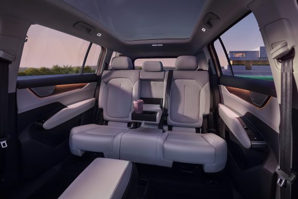 skoda-peaq-int-6 De Škoda Peaq is onthuld en nu te bestellen vanaf € 49.990. De elektrische SUV biedt plaats aan zeven personen en haalt tot 646 kilometer WLTP.