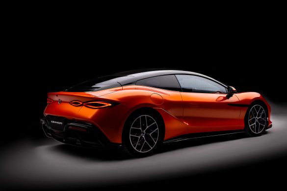 denza-z-3 De Denza Z combineert vier zitplaatsen met 1.604 pk, een 76kWh-accu en een beloofde laadtijd van negen minuten.