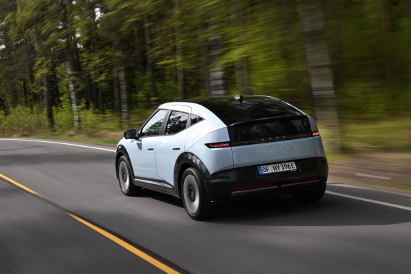 hyundai-ioniq-3-standaard-4 Hyundai Ioniq 3 krijgt Pleos Connect, Gleo AI en nieuwe interieurdetails. Ook het verschil met de N Line wordt duidelijker.