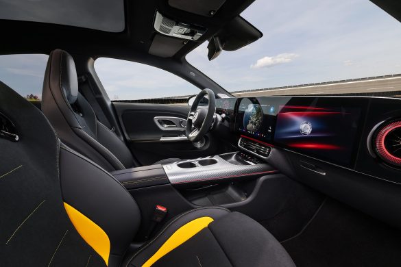 mercedes-amg-cla-45-4matic-int2 Mercedes-AMG CLA 45 4MATIC+ komt als EV met 680 pk, als Limousine en Shooting Brake, en een voorlopige WLTP-actieradius van meer dan 670 km.