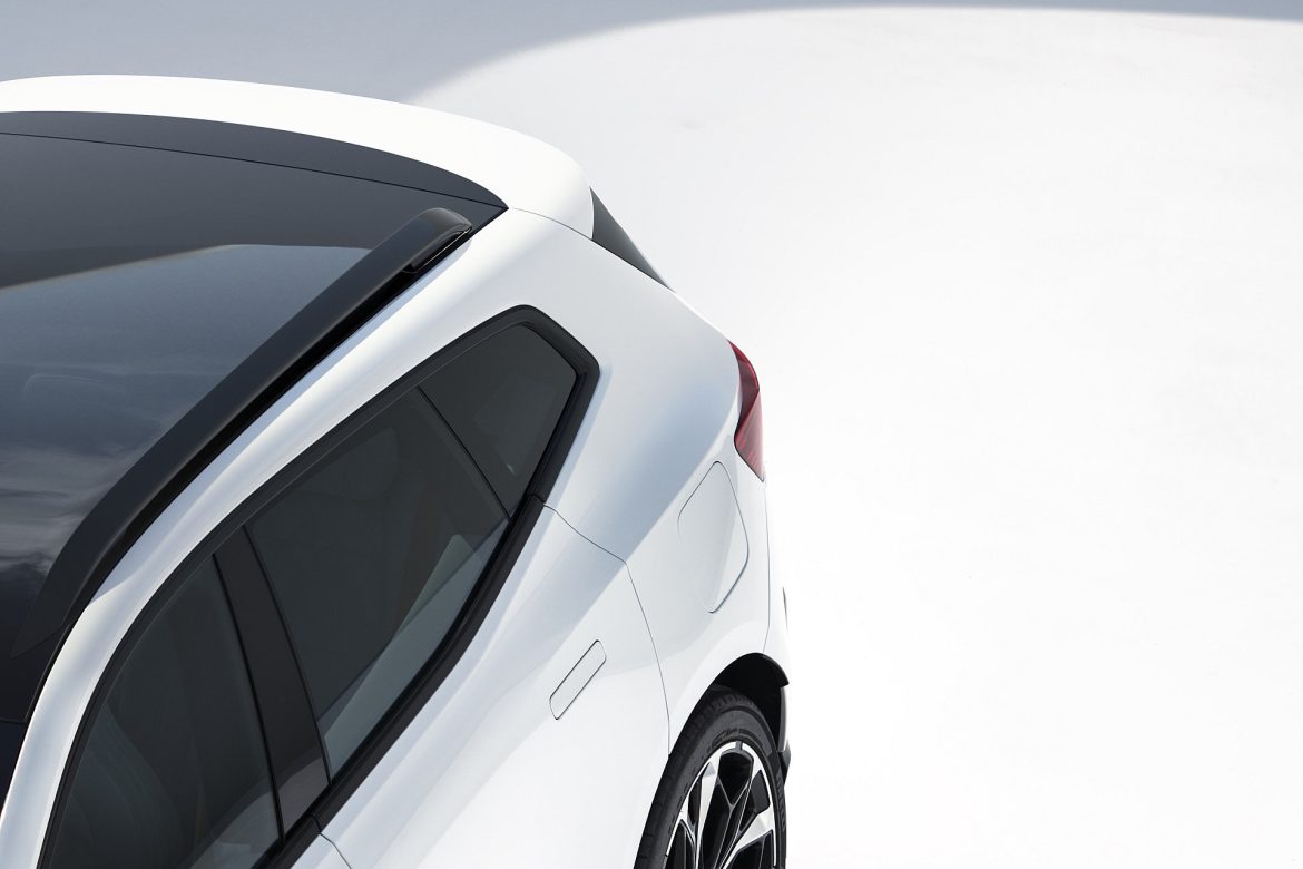 Polestar 4 SUV komt naast de Coupé en blijft op 400 volt. Bestellen kan vanaf 2 september; prijzen volgen later.