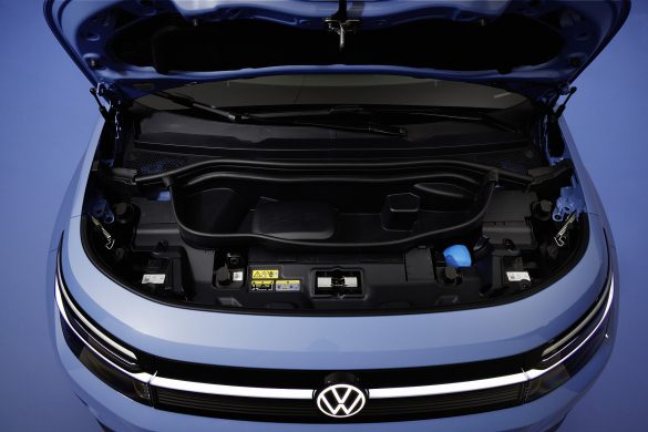 vw-id-cross-8 De Volkswagen ID. Cross komt met twee accu’s, maximaal 426 kilometer WLTP-actieradius, 475 liter bagageruimte en 1.200 kilogram trekgewicht.