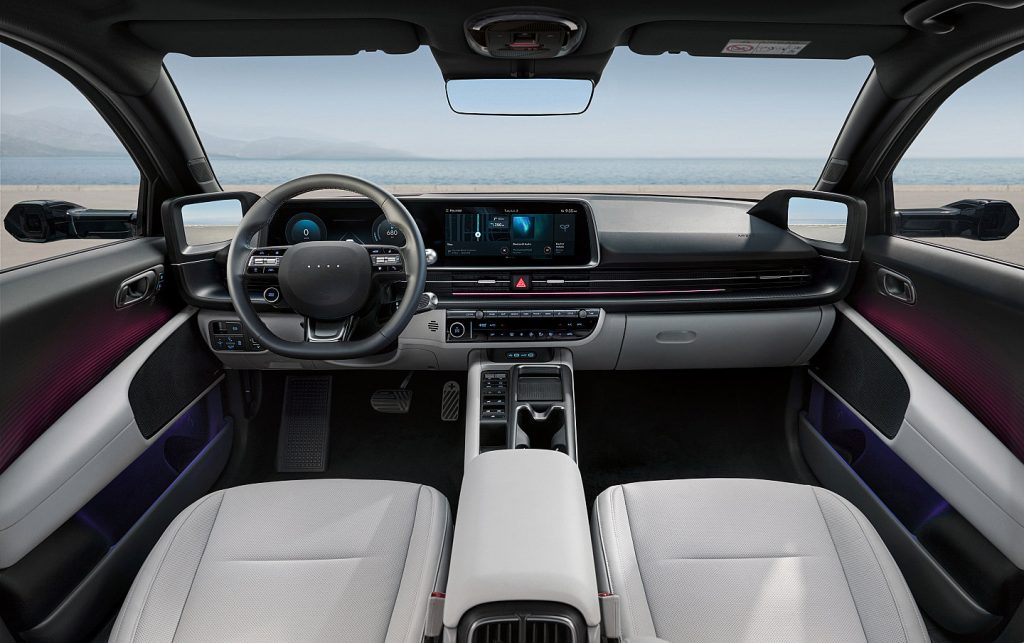 De vernieuwde Hyundai IONIQ 6 krijgt accu’s van 63 en 84 kWh, tot 680 km WLTP-bereik en een Nederlandse vanafprijs van € 42.995.