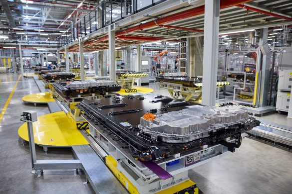 bmw-i3-productie-start-4 BMW i3 is nu in productie. De elektrische 3 Serie kost in Nederland vanaf €72.995 en haalt voorlopig tot 906 km WLTP.