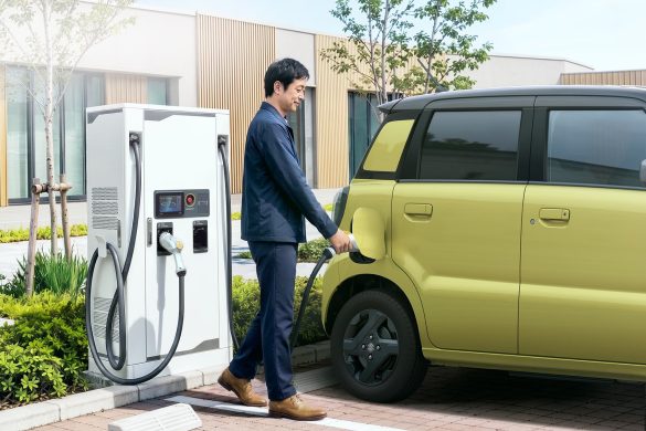 suzuki-e-sky-5 De Suzuki e-Sky krijgt voor Japan volgens vakmedia een 26-kWh accu. Europese export wordt voor 2027 gemeld, Nederland is niet bevestigd.