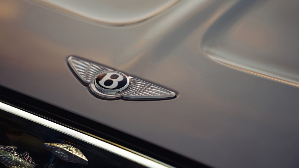 De Bentley Torcal krijgt ruim 850 pk, circa 600 kilometer actieradius en 400 kW snelladen. Toch draait Bentleys eerste EV vooral om comfort en karakter.