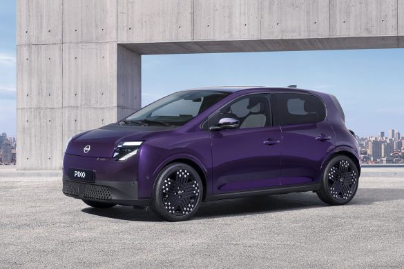 nissan-pixo-1-1080 De Nissan Pixo heeft verschuifbare achterstoelen, gezichtsherkenning en Google Gemini. De kleine EV komt in 2027; een Nederlandse prijs ontbreekt nog.