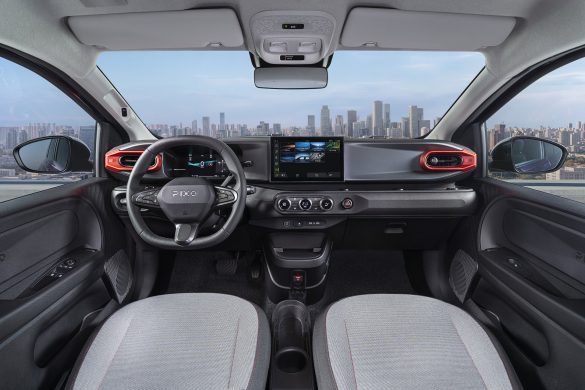nissan-pixo-7 De Nissan Pixo heeft verschuifbare achterstoelen, gezichtsherkenning en Google Gemini. De kleine EV komt in 2027; een Nederlandse prijs ontbreekt nog.