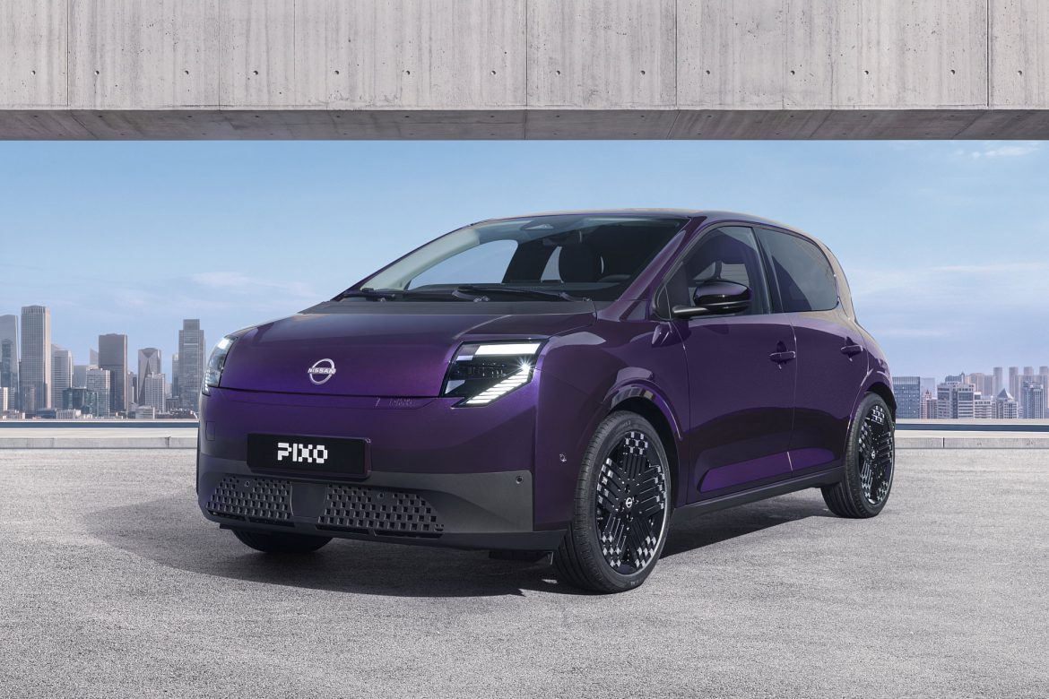 De Nissan Pixo heeft verschuifbare achterstoelen, gezichtsherkenning en Google Gemini. De kleine EV komt in 2027; een Nederlandse prijs ontbreekt nog.