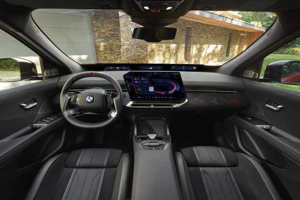 bmw-ix4-m6 Een sportievere uitvoering van de iX4 komt er ook. Hieronder alvast een aantal foto's van de nieuwe BMW iX4 M60 xDrive, die met 612 pk en enkele specifieke M-details een eigen uitstraling krijgt.