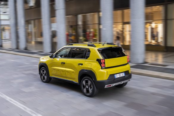 fiat-grande-panda-54kwh-3 De Fiat Grande Panda Electric krijgt een grotere accu en 400 kilometer WLTP-actieradius. Daarmee wordt de compacte Fiat veelzijdiger voor langere ritten.