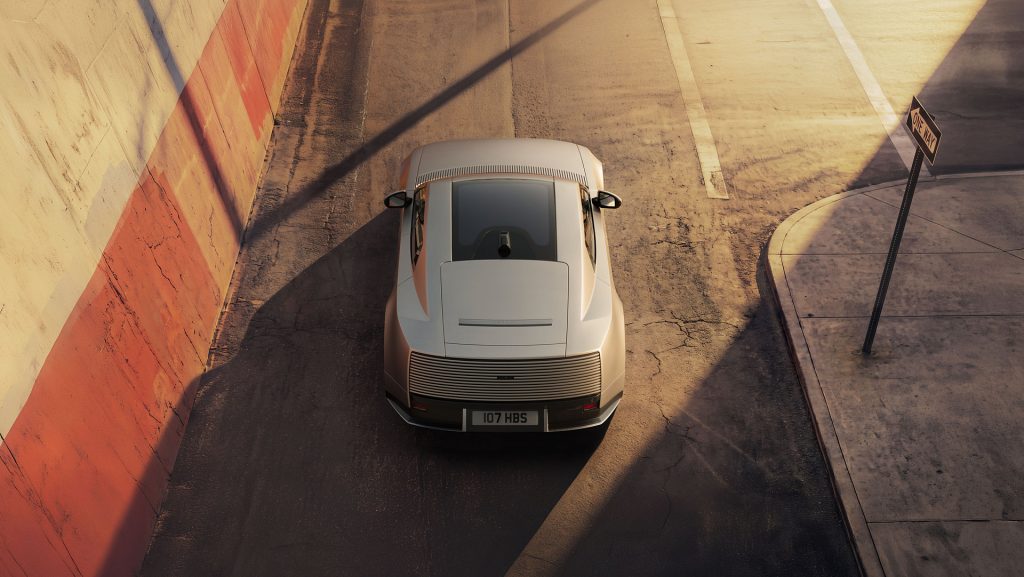 De Jaguar Type 01 krijgt 1.030 pk en een 118 kWh accu. Toch zijn vooral de 720 km actieradius, 350 kW laden en aerodynamica interessant.