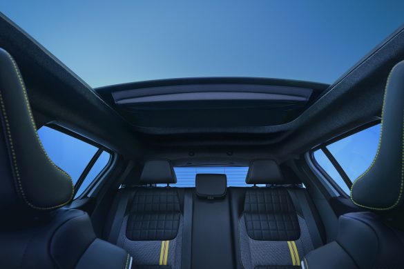 Renault 4 krijgt een nieuwe Jogging met 37 kWh LFP-accu en 305 km WLTP. Ook de bestaande uitvoeringen krijgen een grotere actieradius.