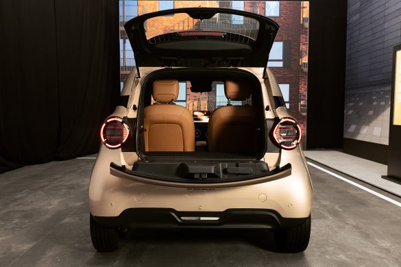 smart-#2-ea-7 De Smart #2 is in Nederland vanaf € 19.990 te bestellen. Wat zijn de verschillen tussen de vier uitvoeringen en waarom is de Pure+ het overwegen waard?